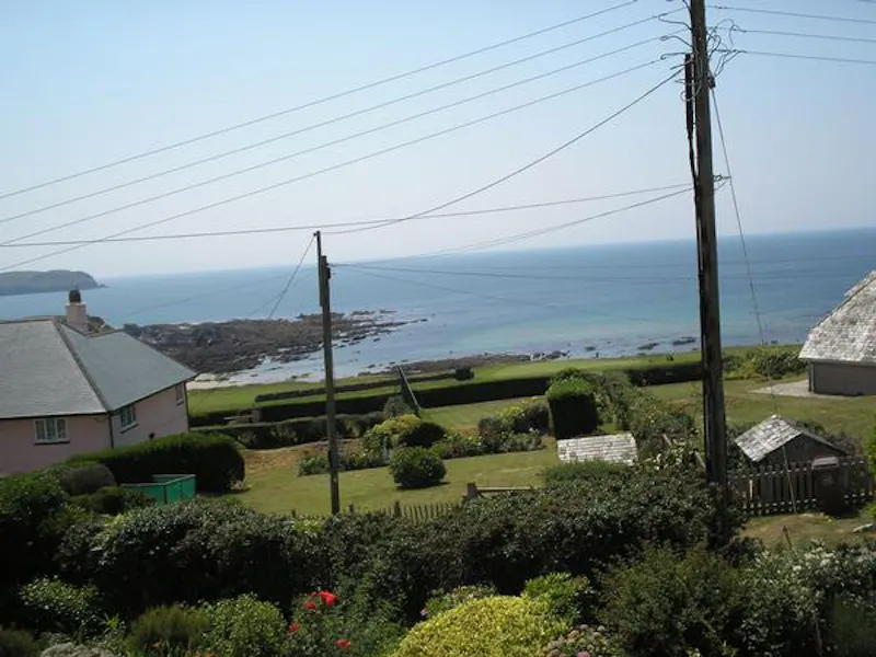 Views - sea at Film location C868 in Devon (photo 1)