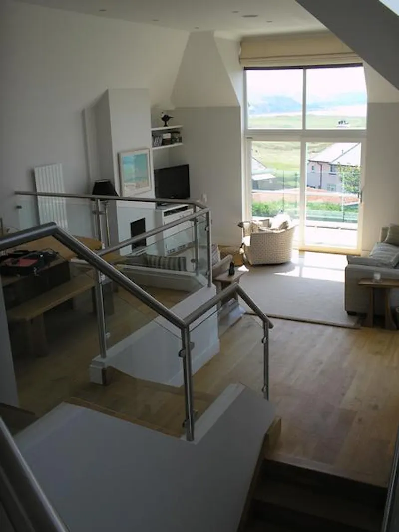 Living Room at Film location C868 in Devon (photo 4)