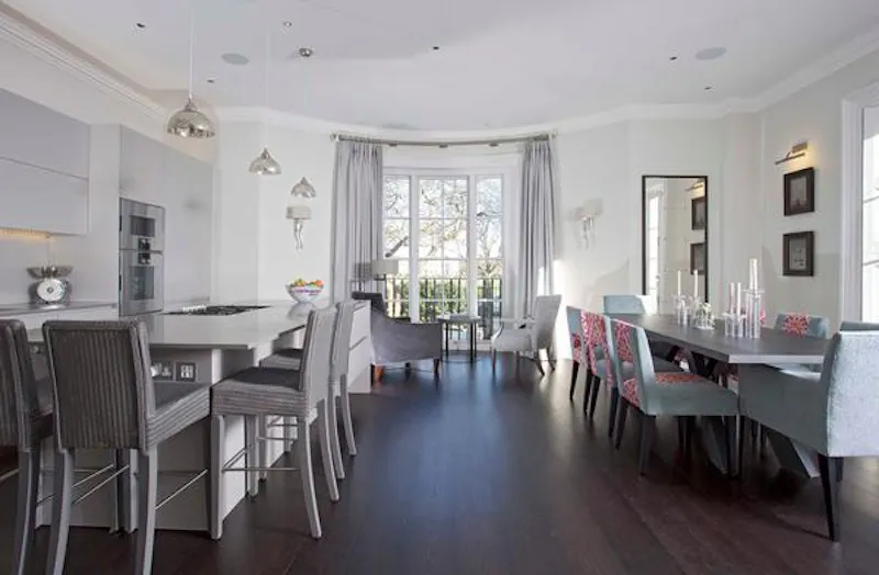 Dining room at Glamorous Richmond house, A1410 (photo 6)