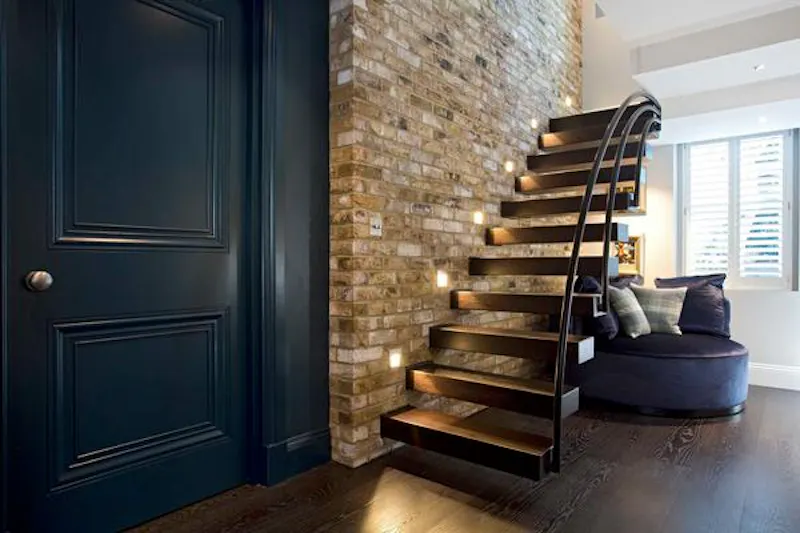 Staircase at Glamorous Richmond house, A1410 (photo 7)