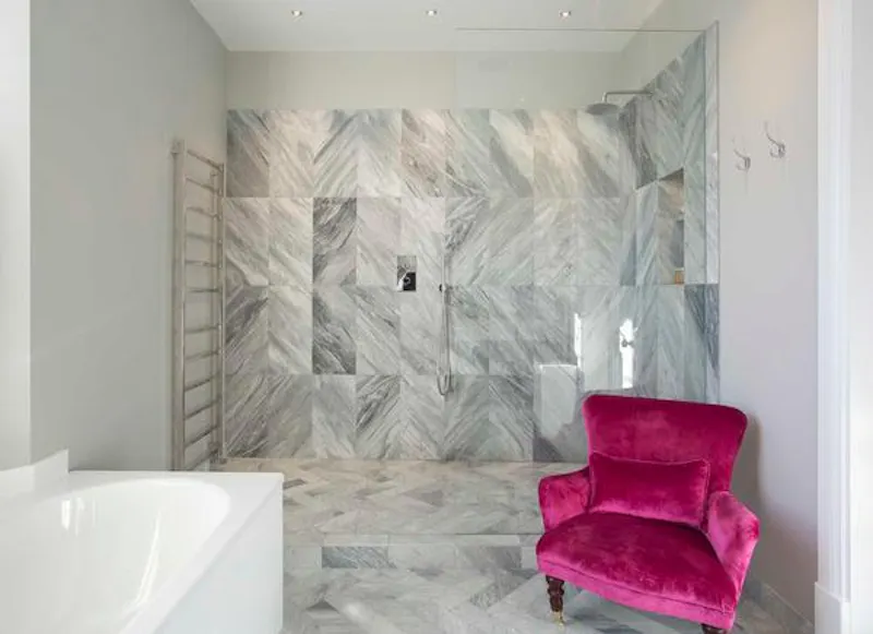 Bathroom at Glamorous Richmond house, A1410 (photo 10)