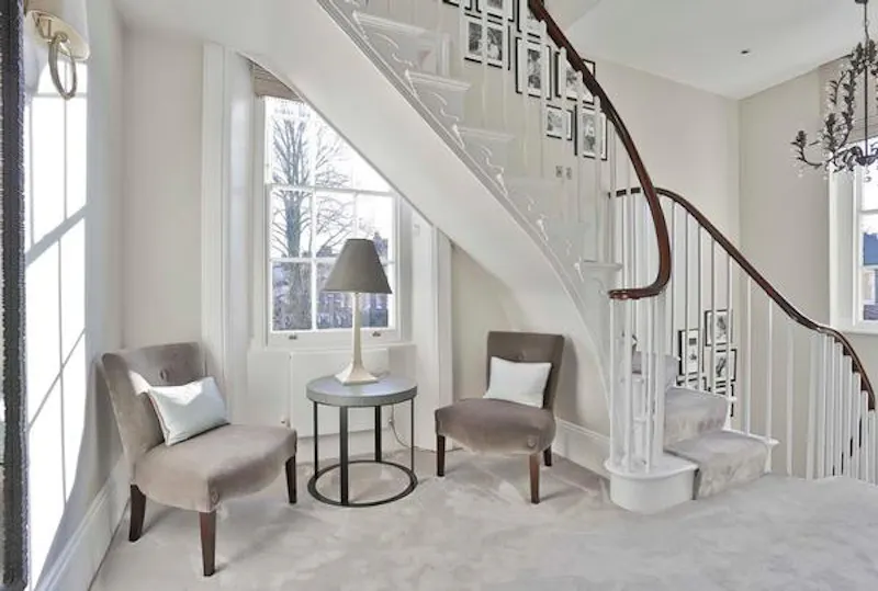 Staircase at Glamorous Richmond house, A1410 (photo 3)