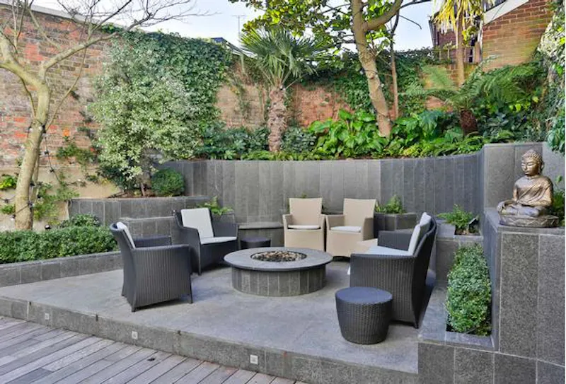 Terrace/Patio at Glamorous Richmond house, A1410 (photo 11)