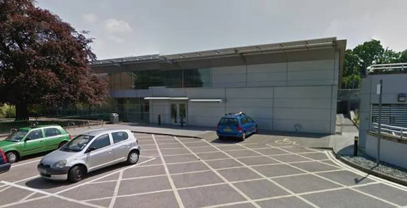 Dulwich school sports club, J215 (photo 1)
