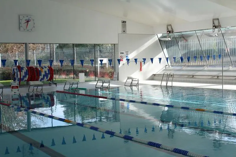 Dulwich school sports club, J215 (photo 4)