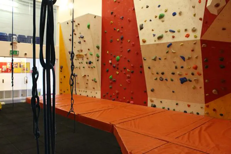 Dulwich school sports club, J215 (photo 16)