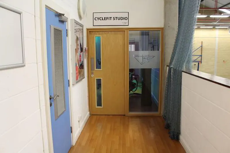 Dulwich school sports club, J215 (photo 28)