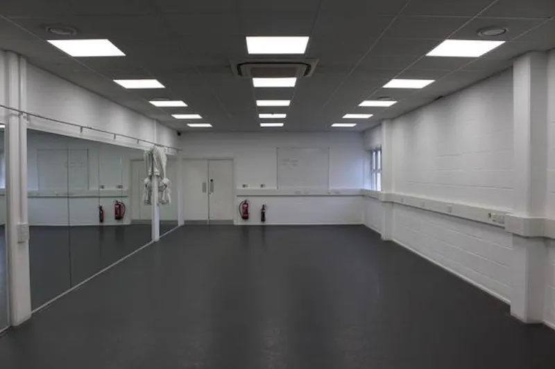 Dulwich school sports club, J215 (photo 39)