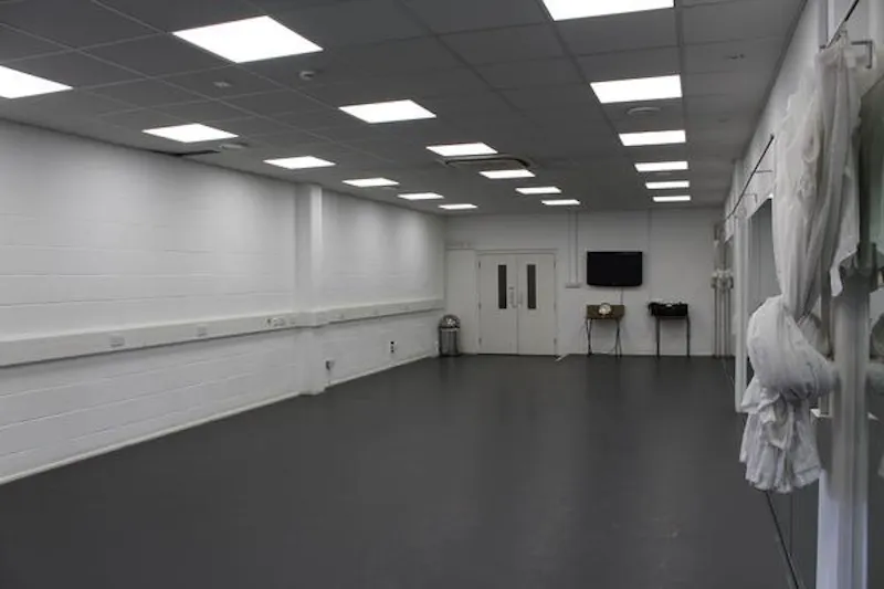 Dulwich school sports club, J215 (photo 42)