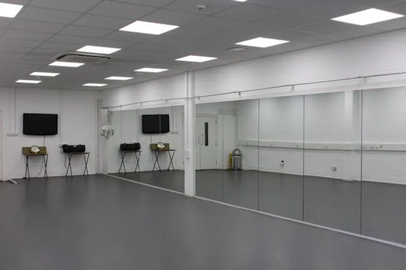 Dulwich school sports club, J215 (photo 43)