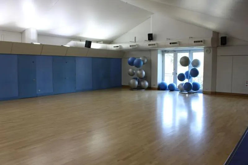 Dulwich school sports club, J215 (photo 47)