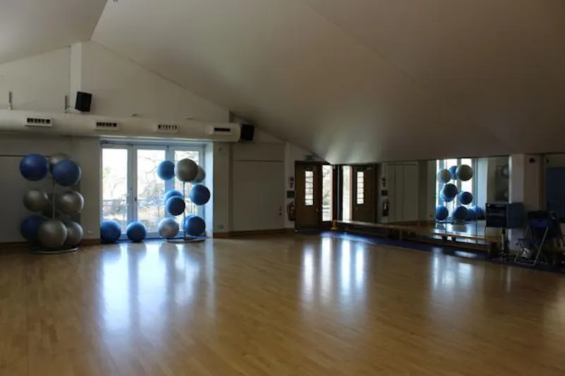 Dulwich school sports club, J215 (photo 48)
