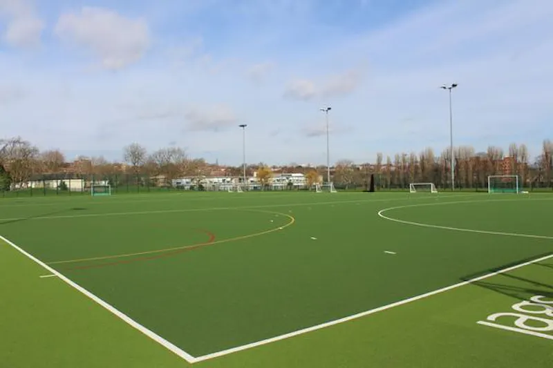 Dulwich school sports club, J215 (photo 71)