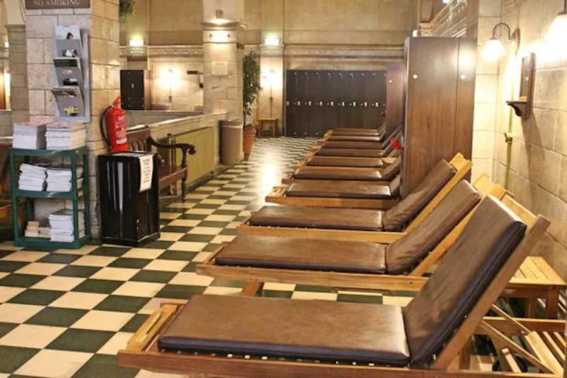 Tiled at 1920s Art Deco Bayswater spa, P89 (photo 4)