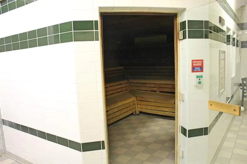 Tiled at 1920s Art Deco Bayswater spa, P89 (photo 15)