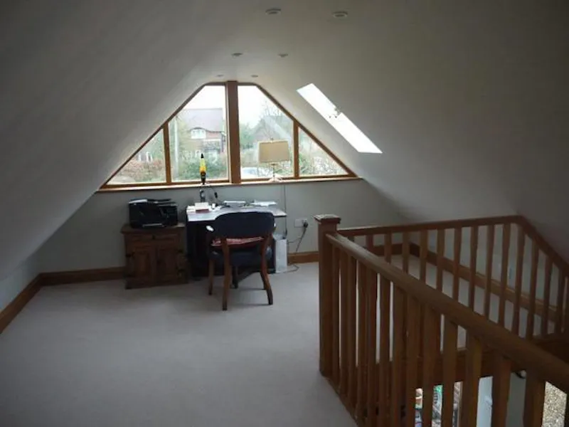 Study at Film location C869 in Hampshire (photo 20)
