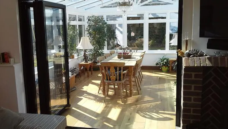 Conservatory at Film location D2259 in East Sussex (photo 7)