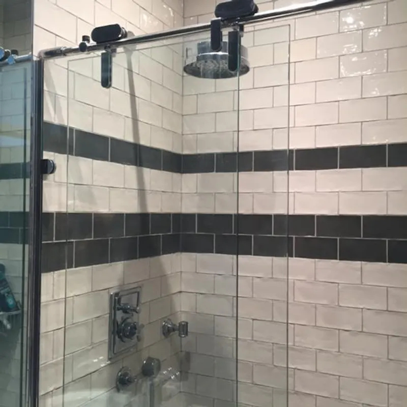 Shower at Terrace house in New Cross, B1721 (photo 18)