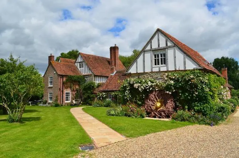 Garden at Film location H1011 in Oxfordshire (photo 1)