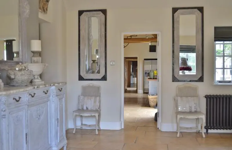Bathroom at Film location H1011 in Oxfordshire (photo 11)