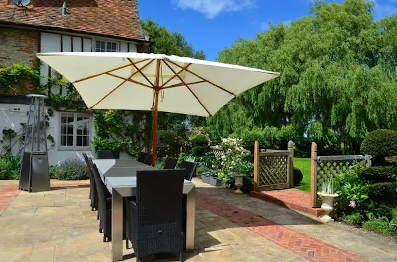 Terrace/Patio at Film location H1011 in Oxfordshire (photo 14)