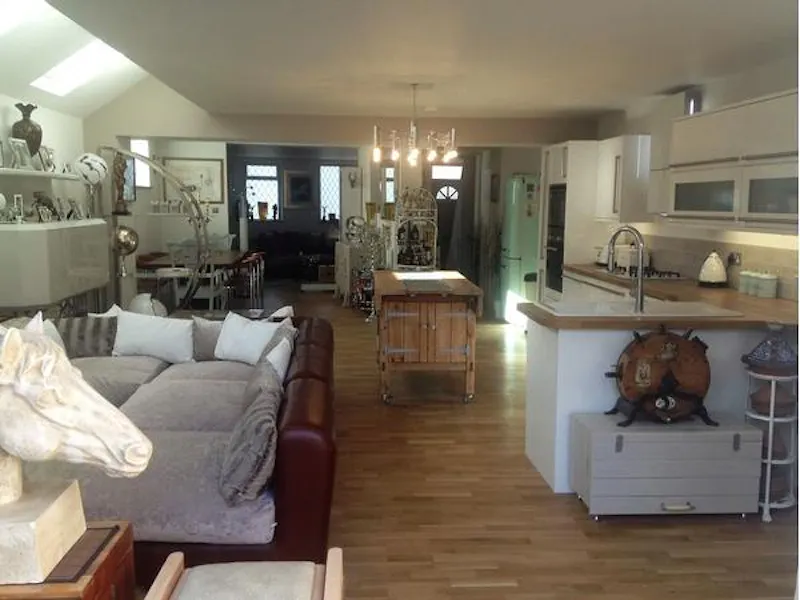 Lovely Leyton house, B1722 (photo 4)