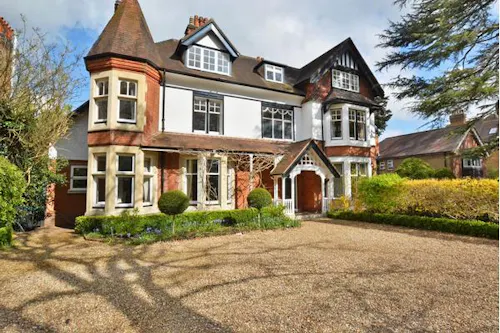 Substantial Surbiton house, B1723
