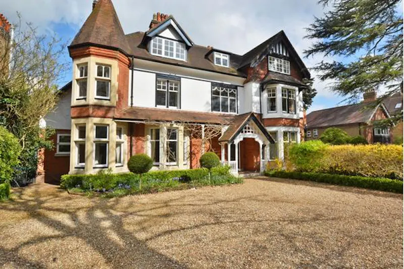 Substantial Surbiton house, B1723 (photo 1)