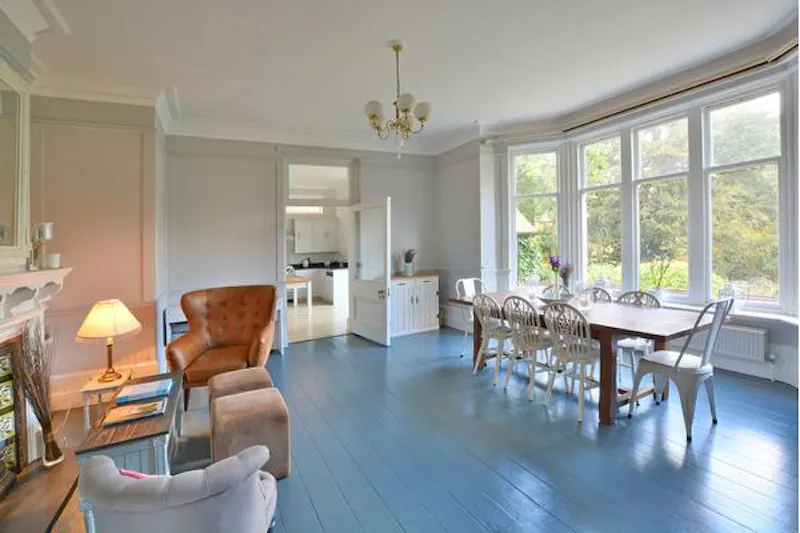 Substantial Surbiton house, B1723 (photo 8)