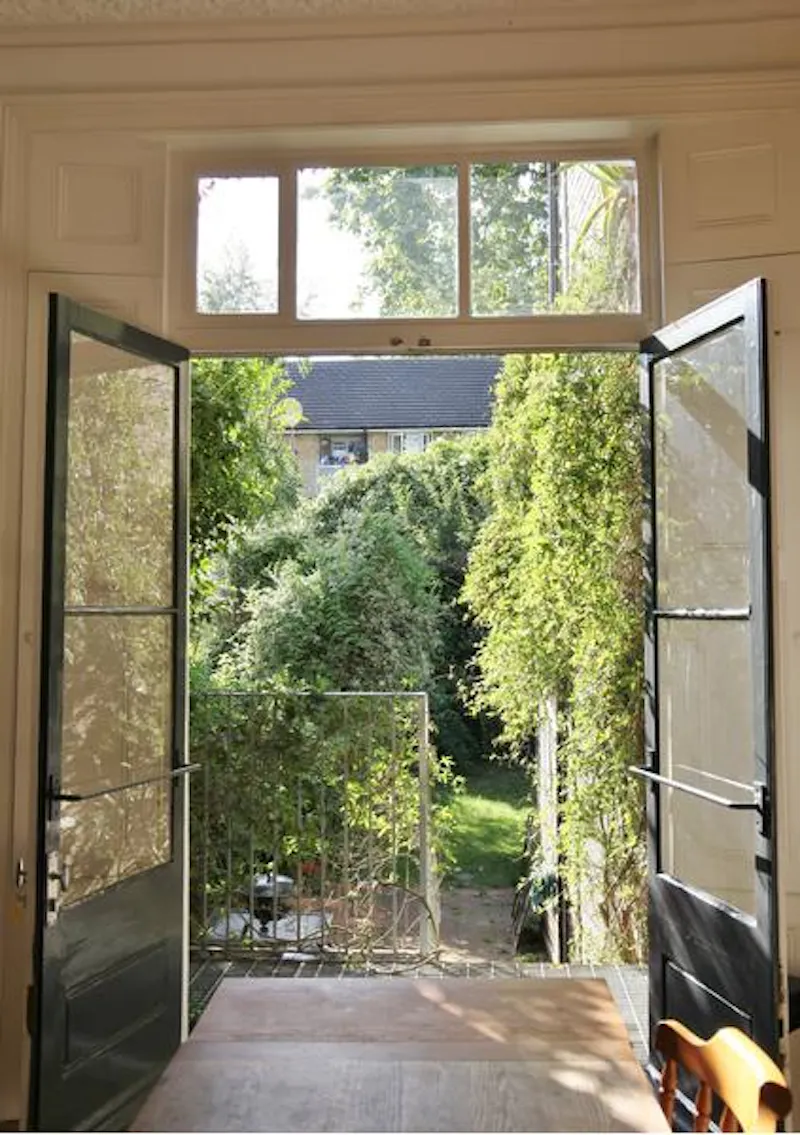 French doors at Film location E428 in London (photo 18)