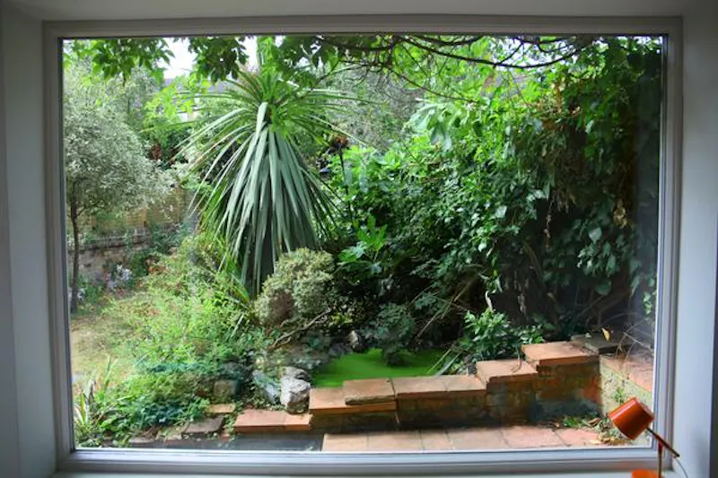 Garden at Film location E428 in London (photo 19)