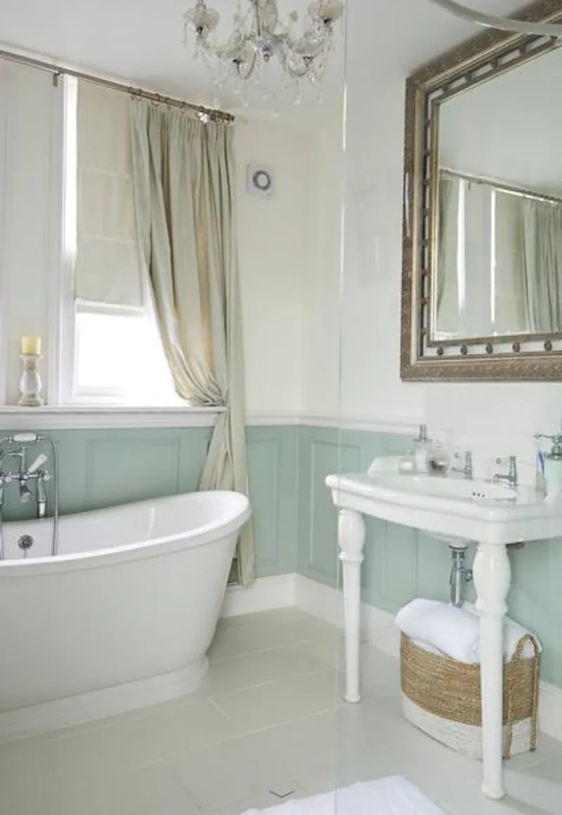 Bathroom at Family home in Crosby, B1724 (photo 14)