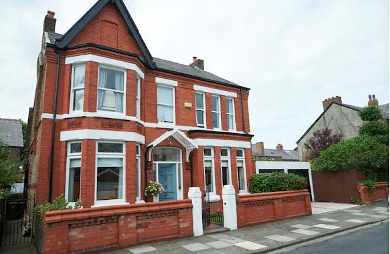 Family home in Crosby, B1724 (photo 22)