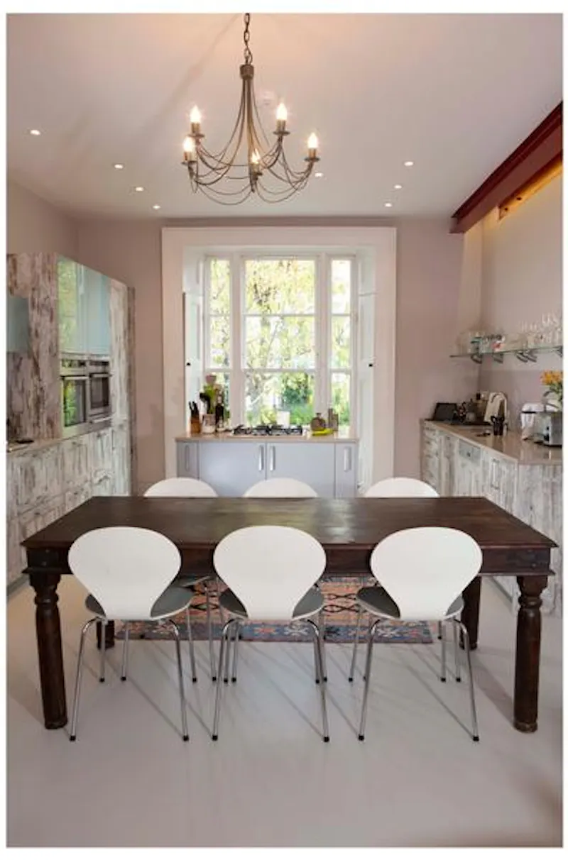 Dining room at Kilburn contemporary flat, B1726 (photo 9)