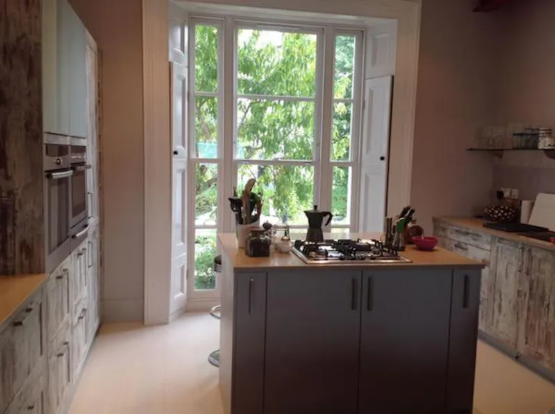 Kitchen at Kilburn contemporary flat, B1726 (photo 11)
