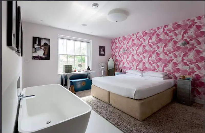 Bedroom at Kilburn contemporary flat, B1726 (photo 17)
