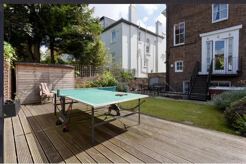 Garden at Kilburn contemporary flat, B1726 (photo 24)