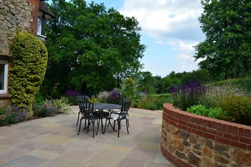 Terrace/Patio at Film location D2264 in Kent (photo 25)