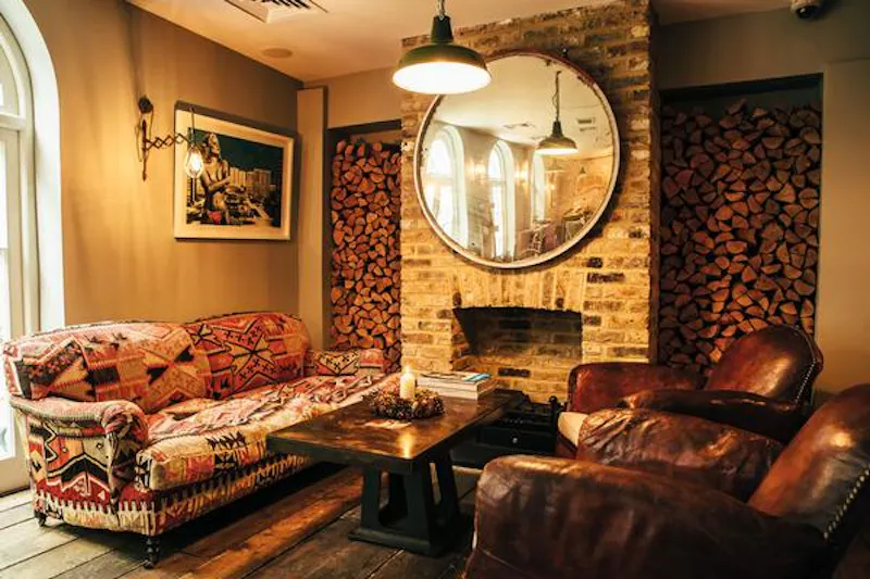 Drawing room at Film location R801 in London (photo 5)