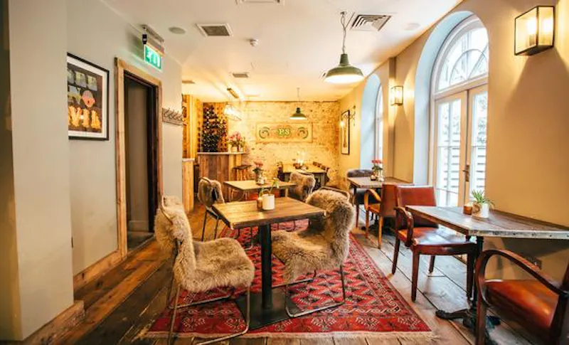 Film location R801 in London (photo 8)