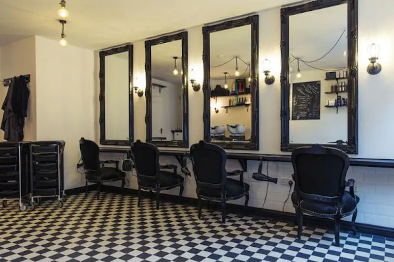 Tiled at Film location SHOP29 in London (photo 3)