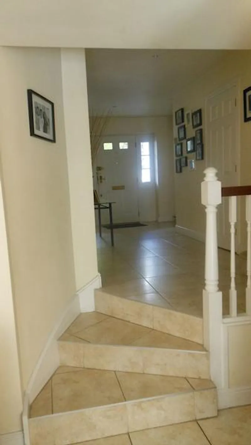 Entrance hall at Riverside Chiswick townhouse, D2265 (photo 3)
