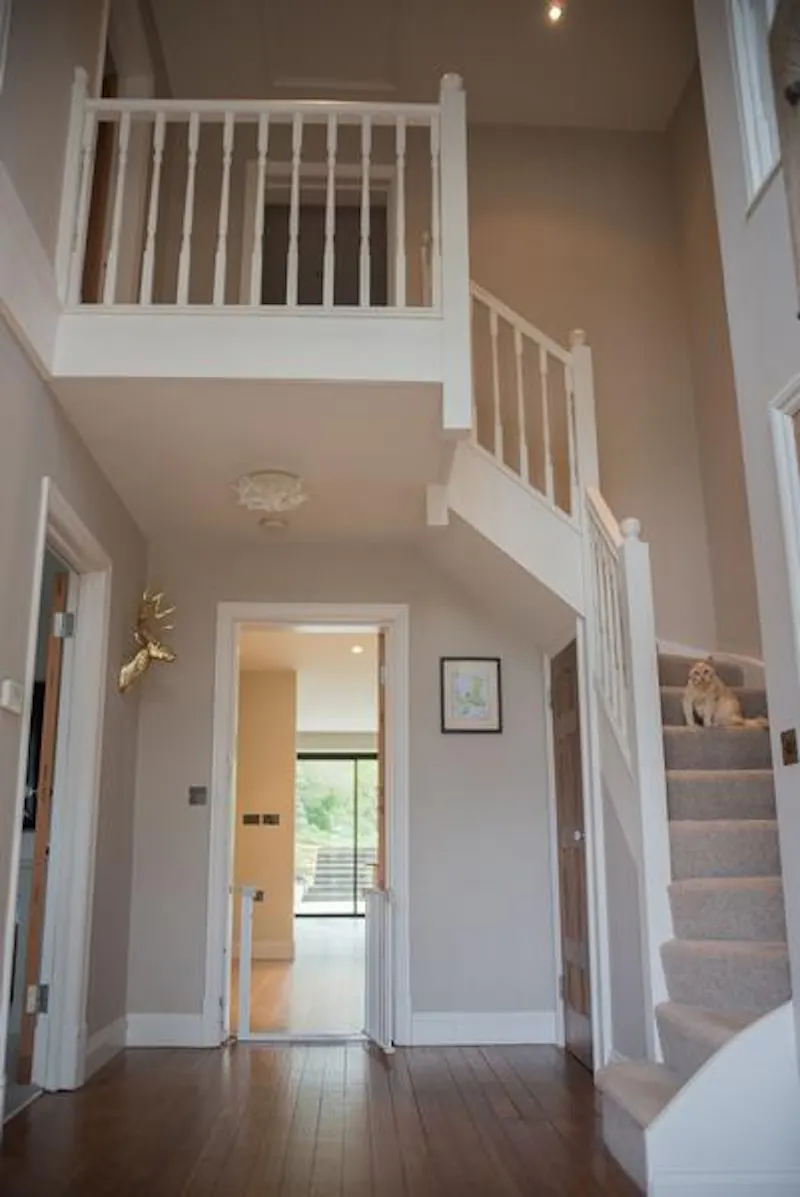 Entrance hall at Tudor style Banstead home, M70 (photo 2)