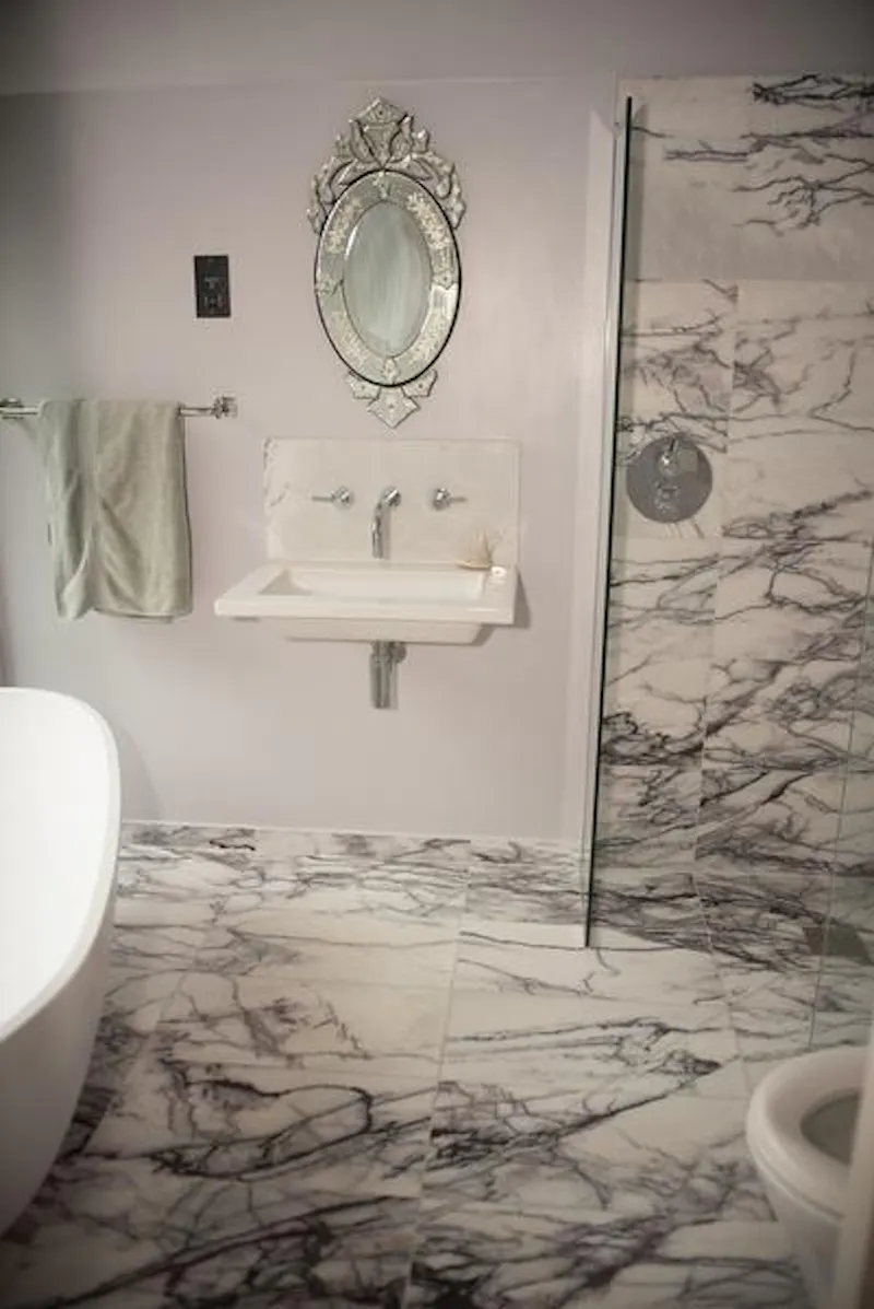 Bathroom at Tudor style Banstead home, M70 (photo 4)