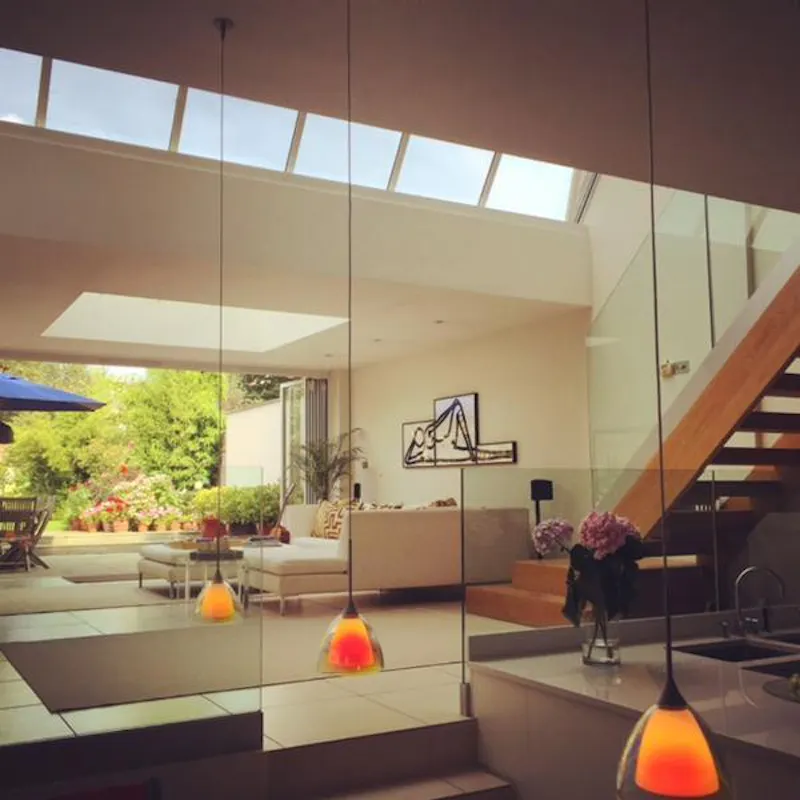 Kitchen at Film location D2266 in London (photo 12)