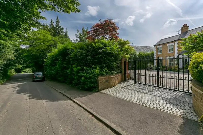 Elegant Epping home, B1730 (photo 29)
