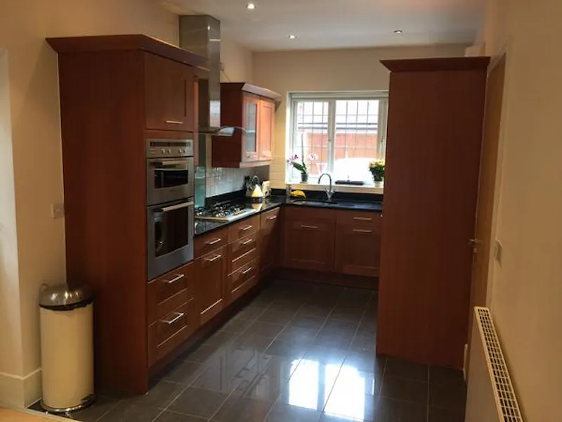 Kitchen at Spacious new build in Stanmore, D2268 (photo 8)