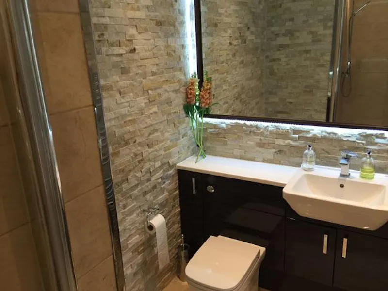 Bathroom at Spacious new build in Stanmore, D2268 (photo 12)