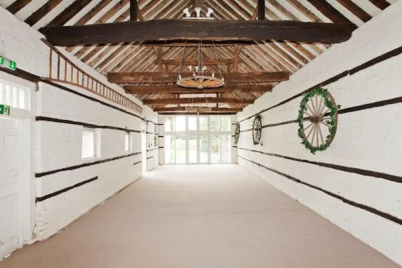 Medieval manor and barns in Bray, M295 (photo 10)
