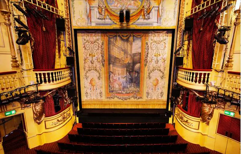 Stage at Opulent Embankment theatre, P594 (photo 2)